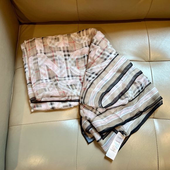 Burberry plaid light pink silk scarf, new. - Picture 7 of 10